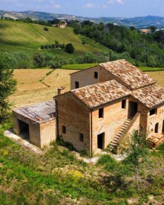 Villetta in campagna a Montedinove (AP)