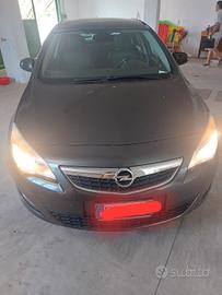 auto opel astra 