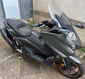 Yamaha TMAX 560 Tech-Max Kamo