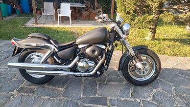  Custom Suzuki Marauder VZ 800 del 2000