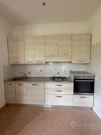 cucina completa di elettrodomestici 