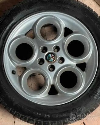 Gomme e cerchi in lega 16 Alfa Romeo