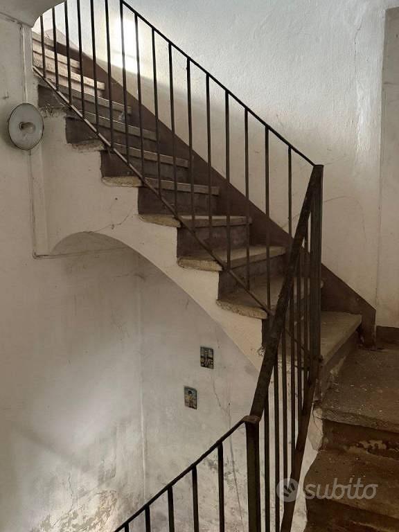 Rustico / Casale di 118 m² con più di 5 locali a P - Vista 2