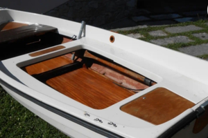 Piccola barca usata gratuita