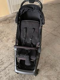 Passeggino leggero e richiudibile