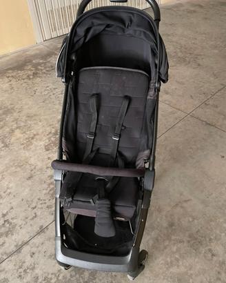 Passeggino leggero e richiudibile