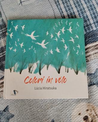 libro colori in volo