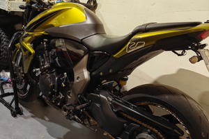 Cb 1000 r