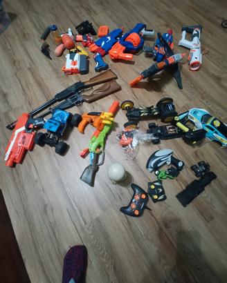 Nerf, fucili, pistole e macchine telecomandate