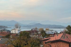 Appartamento tutto ristrutturato con mobili