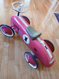 Macchina cavalcabile vintage