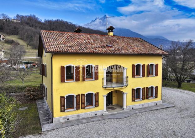 VILLA DA SOGNO CON 4.000 MQ DI GIARDINO E BOSCO PR