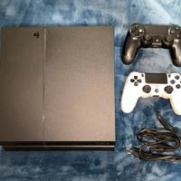 Play station 4 usata in perfette condizioni.