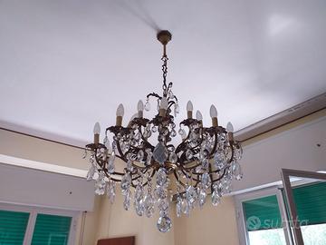 Lampadario con gocce di cristallo