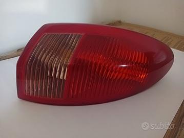 Faro DX Alfa Romeo 147