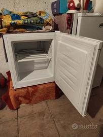 congelatore 31 LITRI Hisense FV39D4AW1