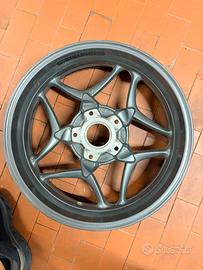 Cerchio posteriore BMW
