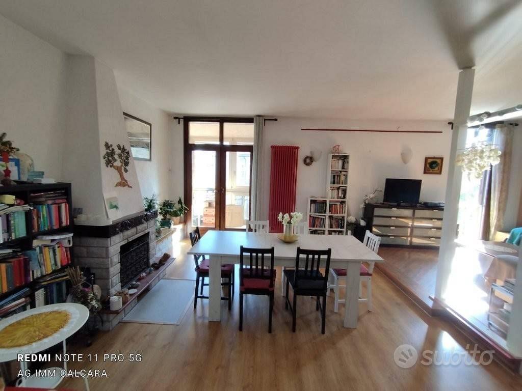 Appartamento di 160 m² con 4 locali e box auto a T