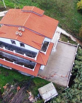 Villa di 230 m² con più di 5 locali e box auto dop