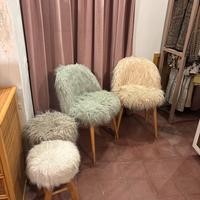Poltrone e puff in eco pelliccia