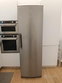Frigorifero Electrolux ERF4113AOX