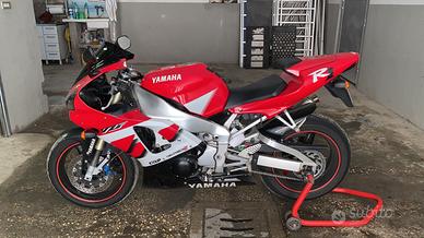 Yamaha R1 ‘01
