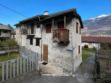 CASA SEMINDIPENDENTE A FAEDO VALTELLINO