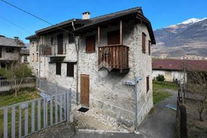 CASA SEMINDIPENDENTE A FAEDO VALTELLINO