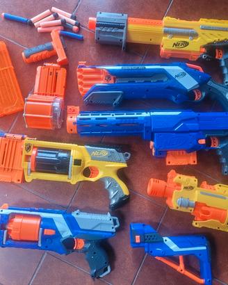 Set completo NERF con  fucili, pistole e dardi
