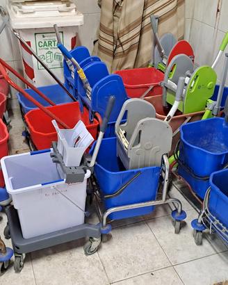 attrezzatura x pulizie industriali