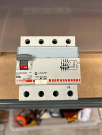 Interruttore differenziale 25A 0,03A 4 poli
