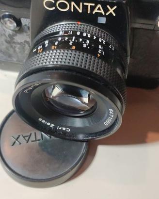 Contax 137 MD Quartz con obiettivo Carl Zeiss Plan