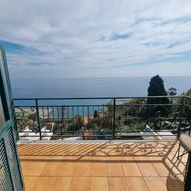 Fronte mare con 2 camere e terrazza vivibile