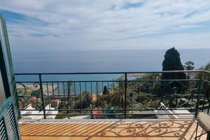 Fronte mare con 2 camere e terrazza vivibile