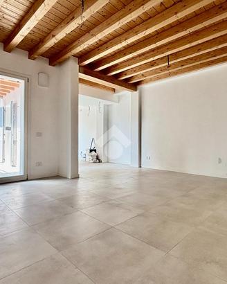 VILLA A SCHIERA A CASTEGNATO