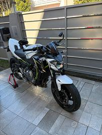 Kawasaki Z650 (2017) Patente A2
