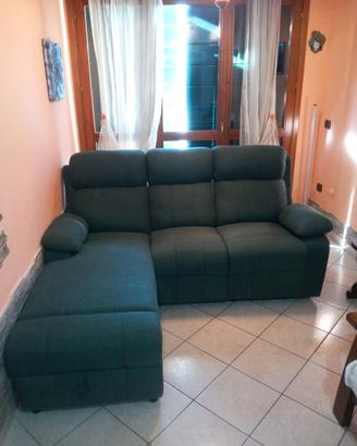 divano in stoffa colore verde  195X170 cm