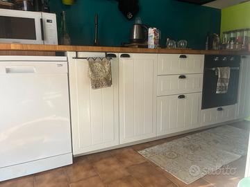 Cucina Ikea ad induzione + frigo vintage