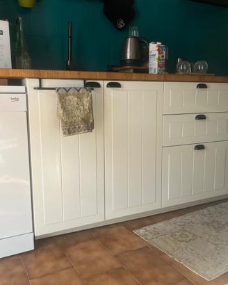 Cucina Ikea ad induzione + frigo vintage