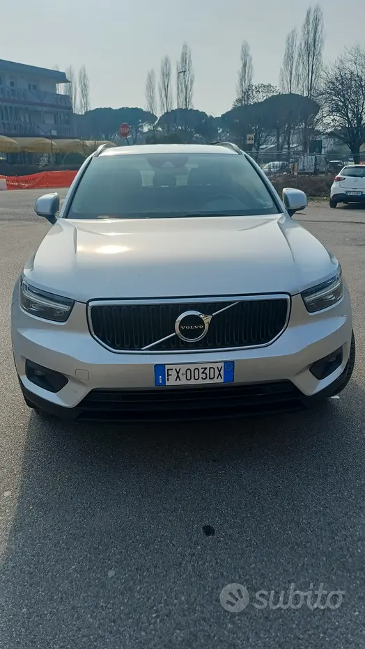Volvo XC40 (2017-->)