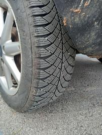 4 gomme auto pneumatici 4 stagioni