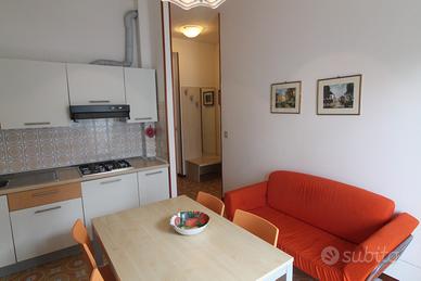 Trilocale in centro Sabbiadoro con parcheggio