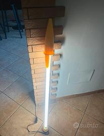 Lampada ispirata alla famosa penna bic