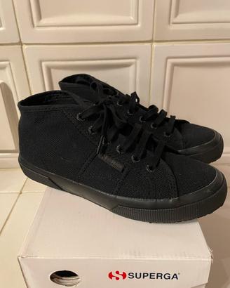 Superga nere