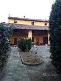 Cascinetta corte chiusa