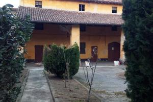 Cascinetta corte chiusa