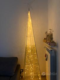 Albero di natale con luci