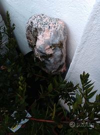 Pietra con quarzo