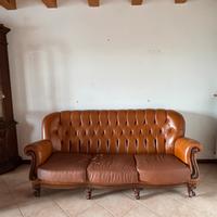 Divano vintage in pelle – stile classico capitonné