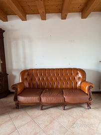 Divano vintage in pelle – stile classico capitonné